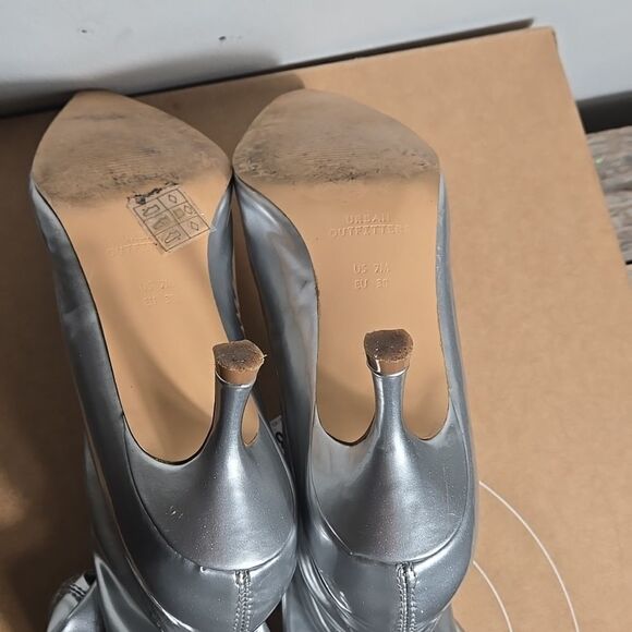 Urban Outfitters Silver Faux Leather Booties - Picture 8 of 12